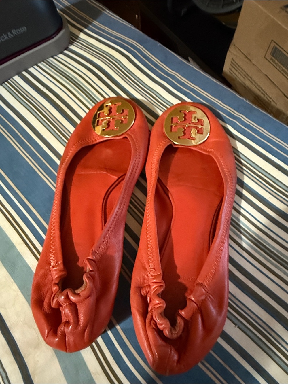 Tory Burch Coral Red Leather Logo Ballet Flats - Picture 2 of 5